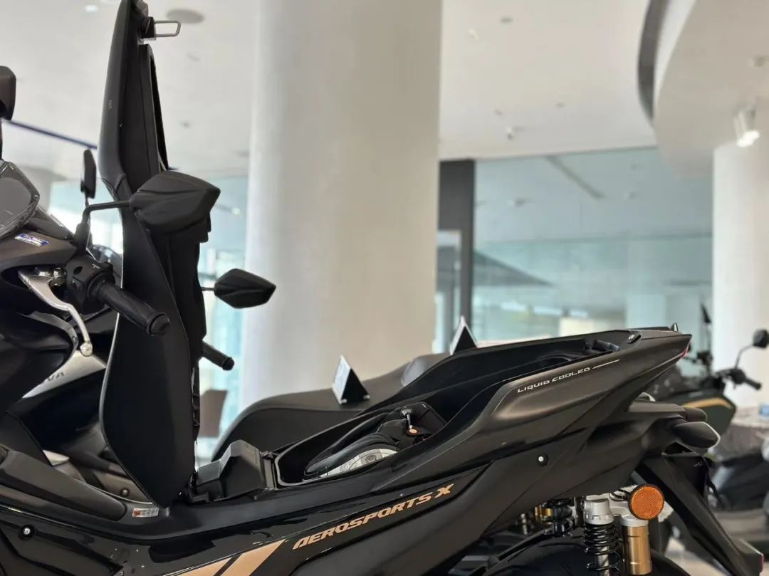 雅马哈aerosportsx换侧包围,雅马哈aerosports试驾