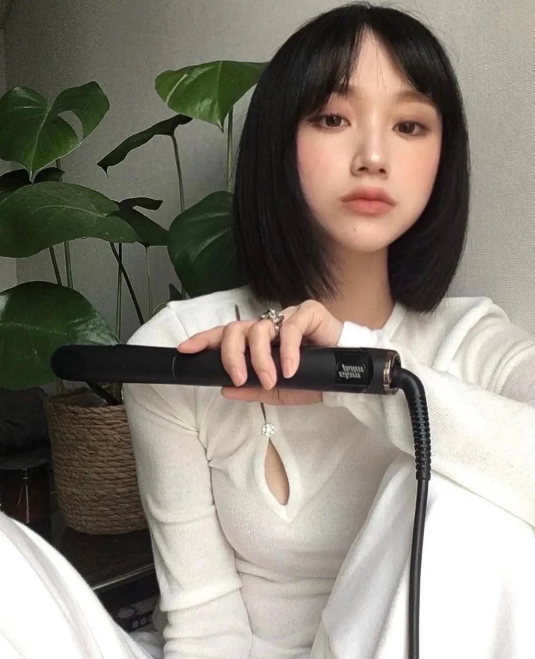 2021减龄最火发型齐刘海,减龄短发18岁