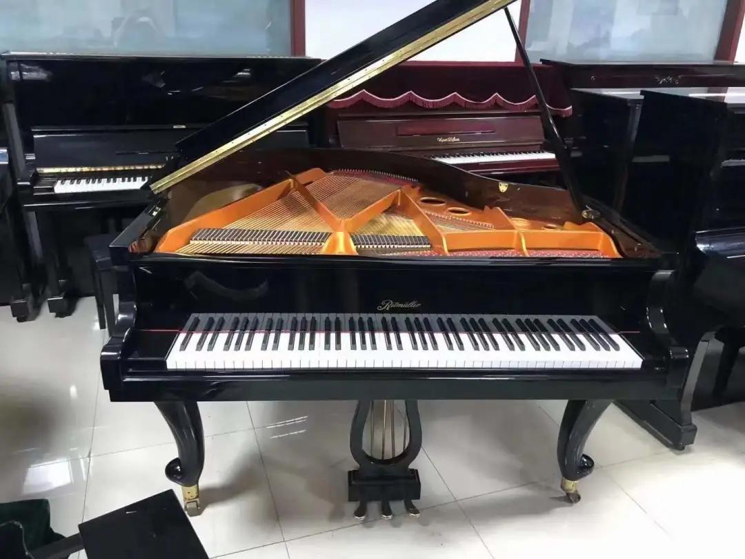 初学者钢琴买什么牌子好,初学钢琴买什么品牌比较好