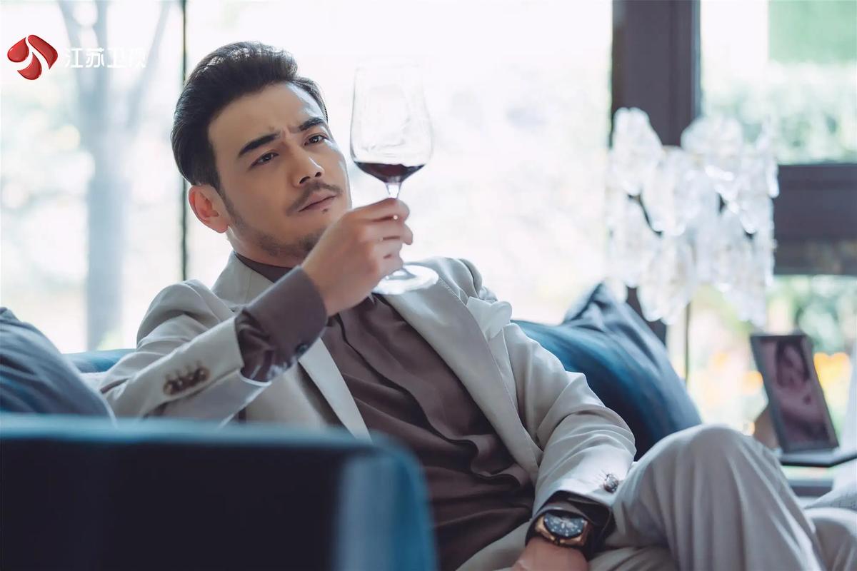 杨烁人设崩塌电视剧,杨烁片酬为什么这么高