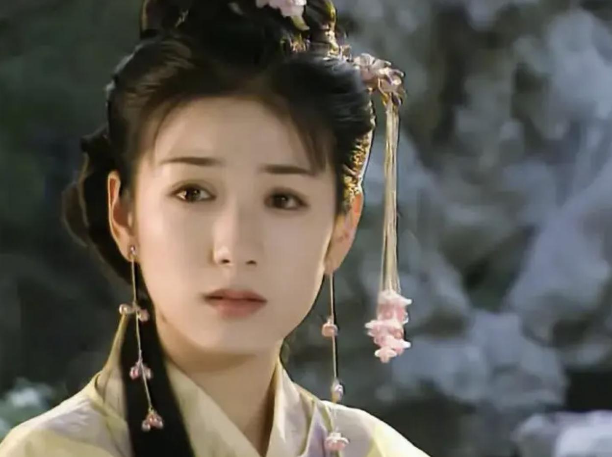 素颜是灾难，化妆是整容，这9位女明星的真实颜值，前后反差巨大