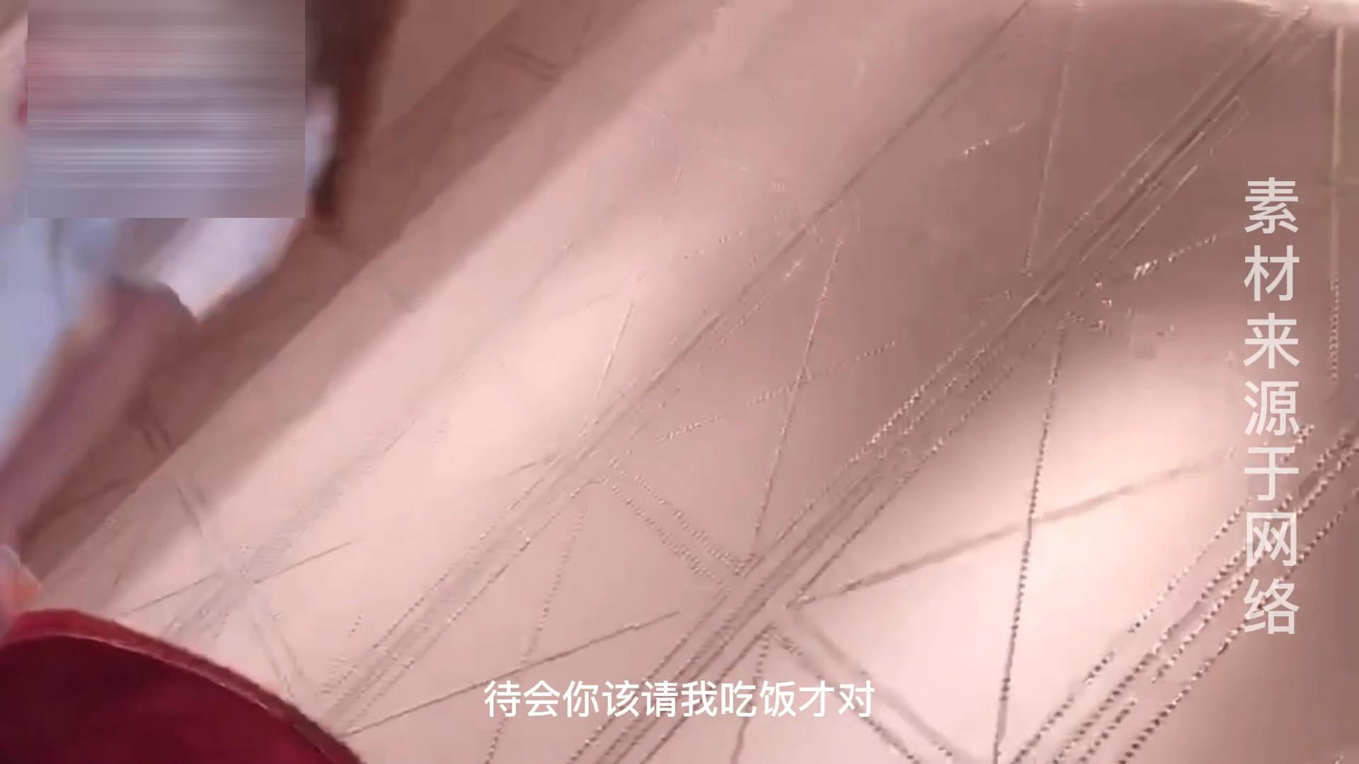 女子买5万奢侈品男子拒绝付款,女子与网友逛奢侈品