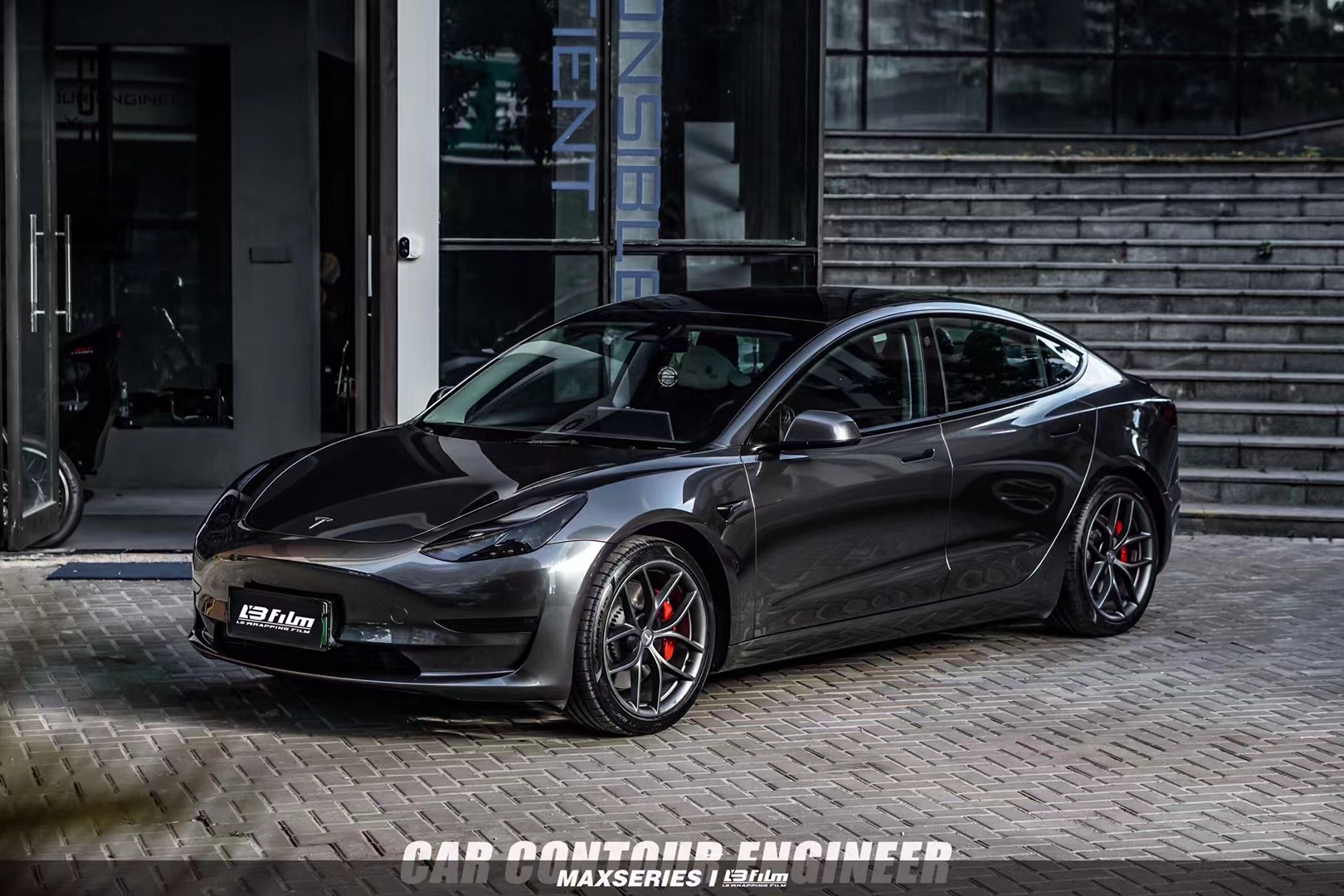 特斯拉改色膜modely液态龙血红,特斯拉改色膜modely梦幻紫金灰