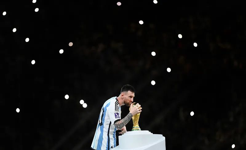 梅西传奇人生完整视频,诸神黄昏梅西加冕