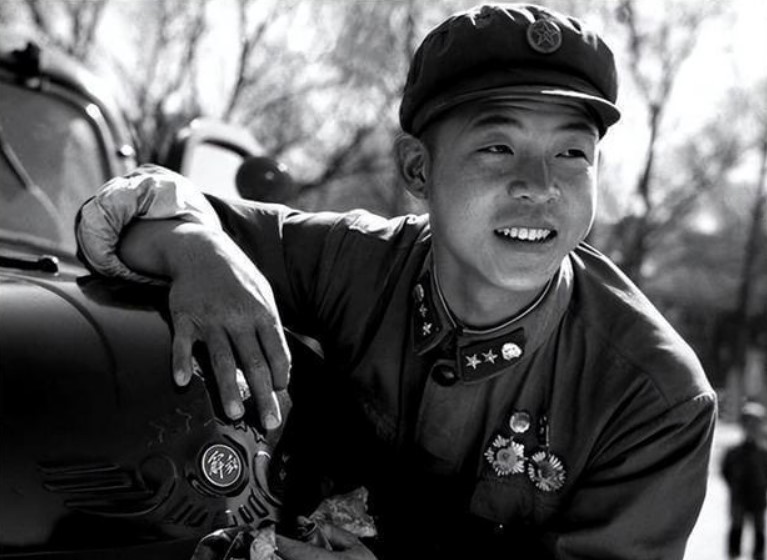 雷锋不应三月来、四月走：上善结合的雷锋精神，是职场的顶级精明