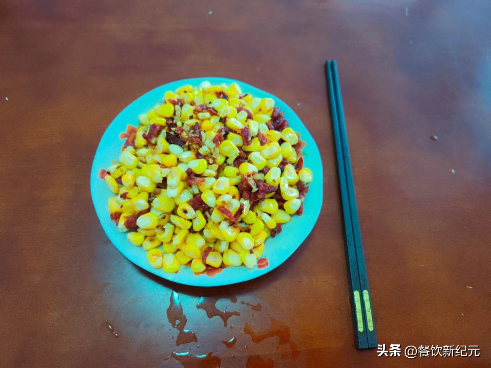 70岁大爷一顿吃一大碗,七十岁的大爷吃饭的视频