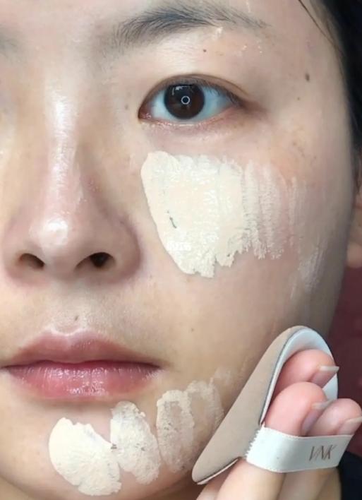 化完妆很快暗黄怎么办,为什么化完妆过一会肤色就暗沉了