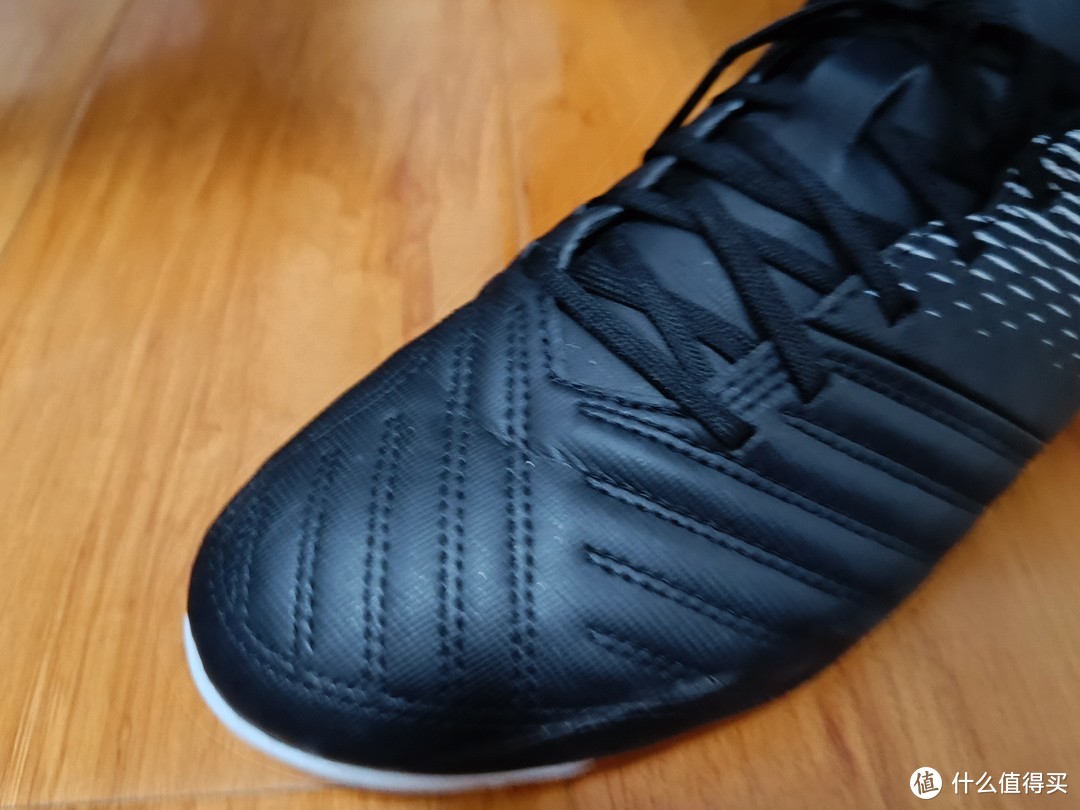 迪卡侬足球鞋多少钱一双,迪卡侬100元跑步鞋