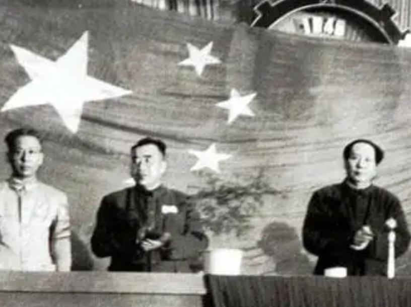 1949年五星红旗是由谁设计的,1949年五星红旗的设计者是