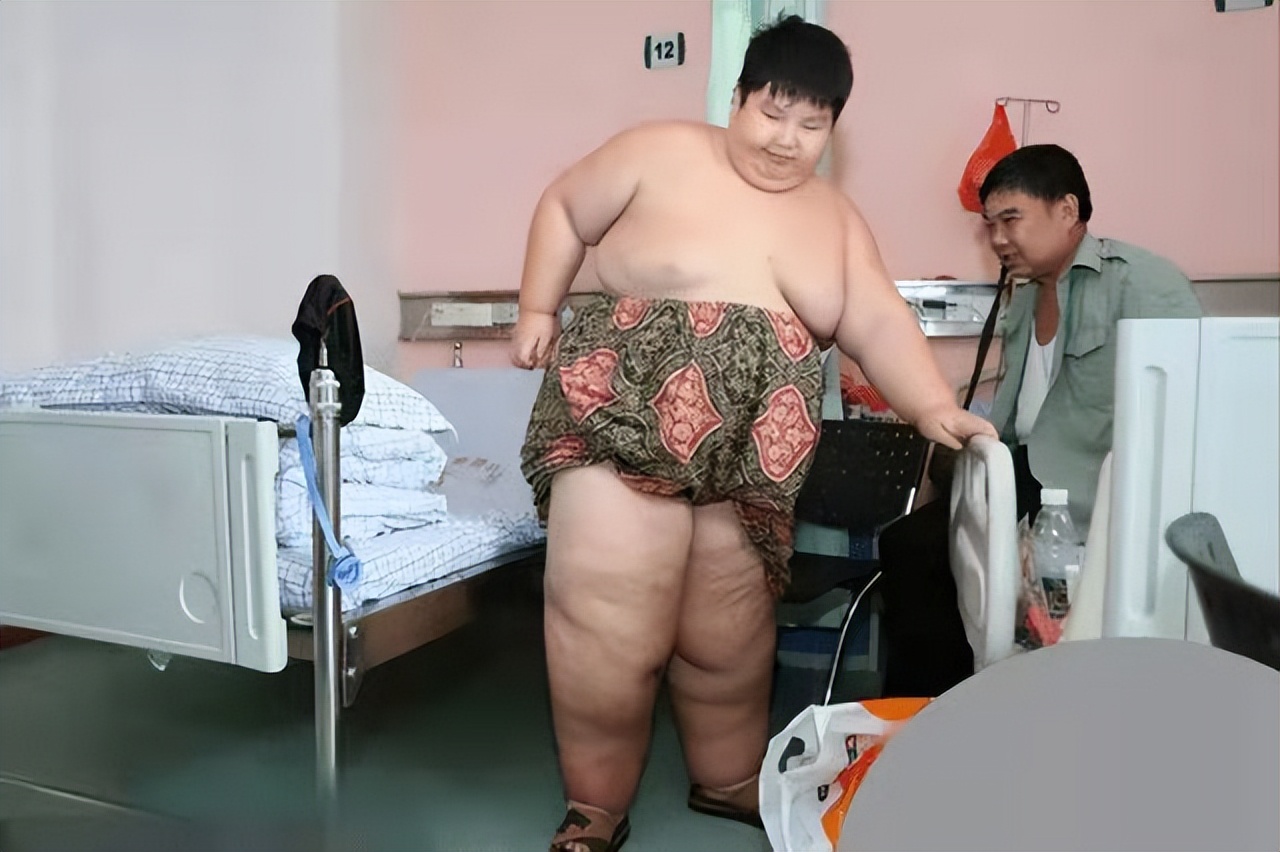 8年前，江西14岁体重300斤少年求救，希望医生让我活下去