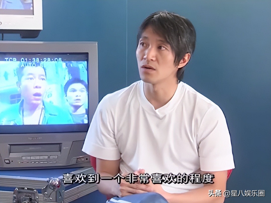 周星驰40岁白发,56岁周星驰满头花白却拒绝染发