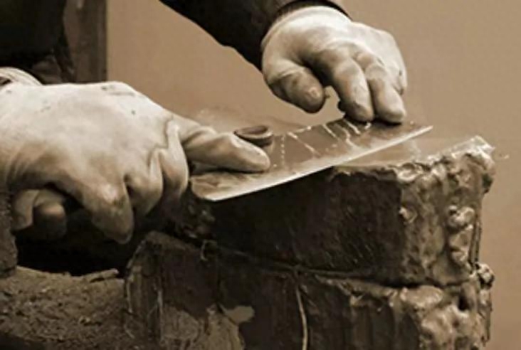 老父亲为了女儿赶出家门,老父亲把儿子赶走