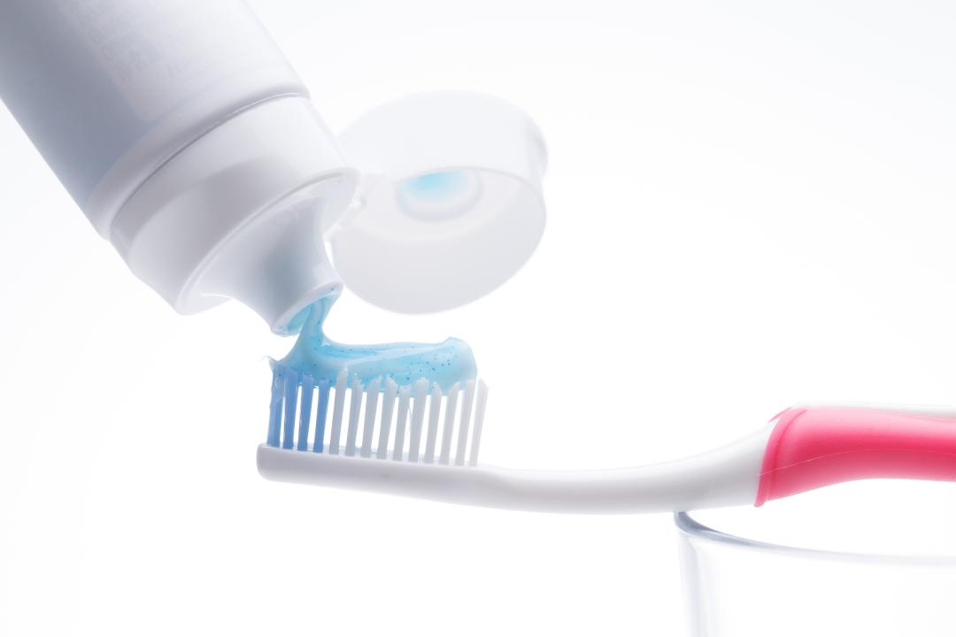 冷酸灵2.8元,冷酸灵牙膏上市叫什么名