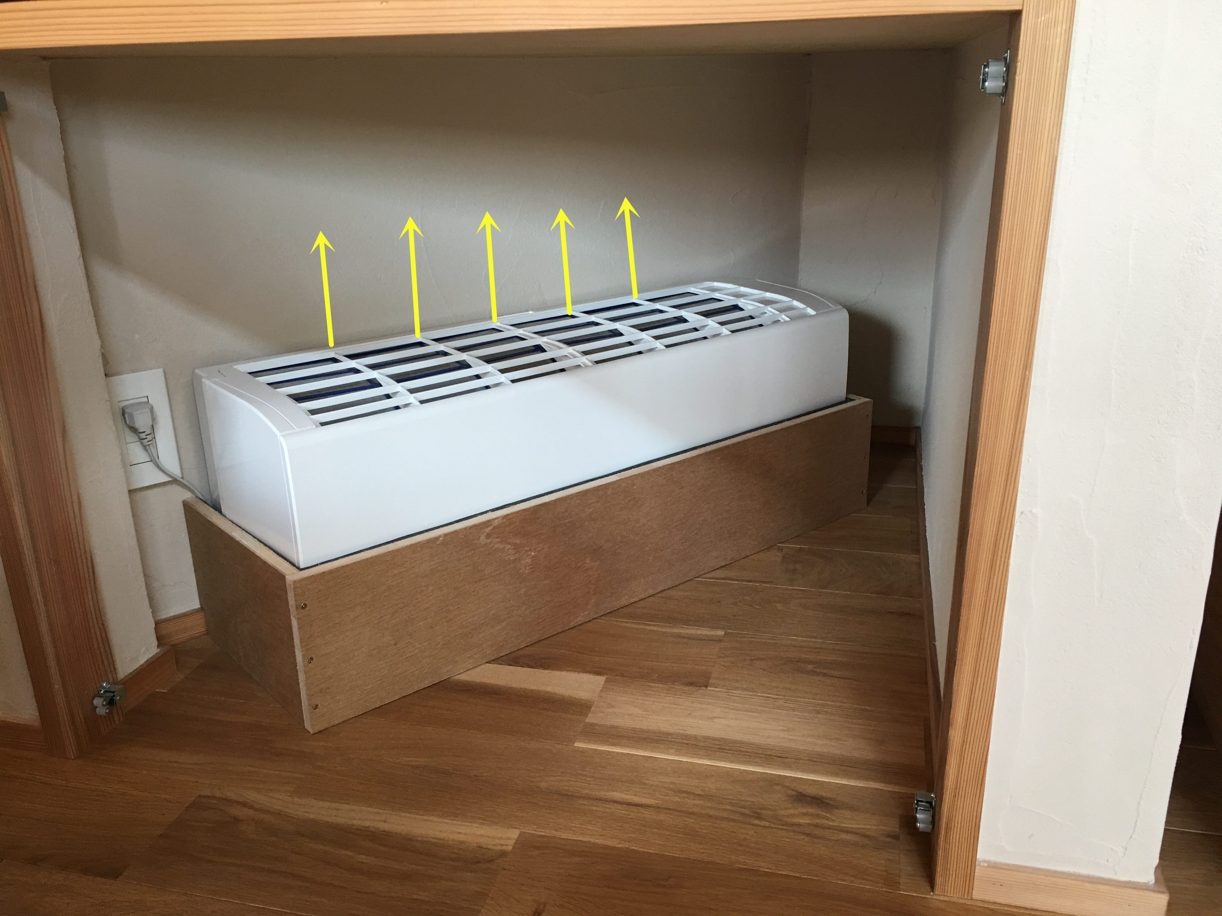 冬季立地式空调 (日本家庭常用的窗式空调)