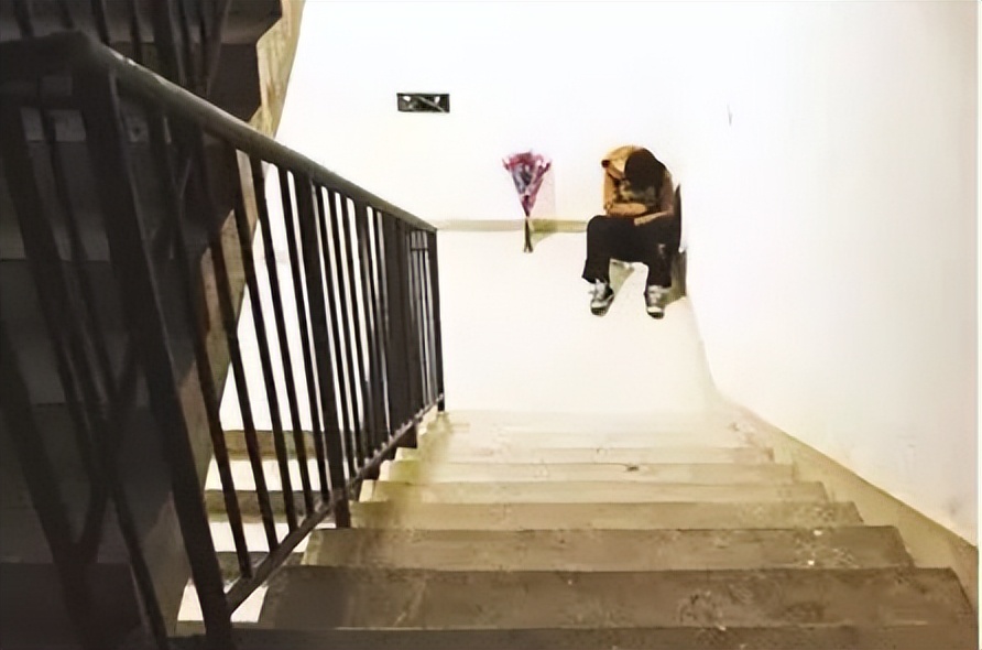 北大高材生炒股亏了200多,北大才子炒股亏400万