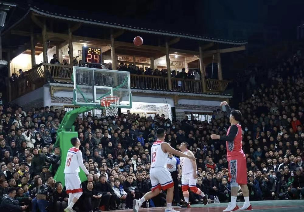 “村BA”爆火：希望的田野上有无数的可能