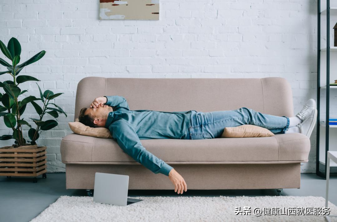 头痛千万别忍！8种「痛」预示着不同病因，这样做可缓解