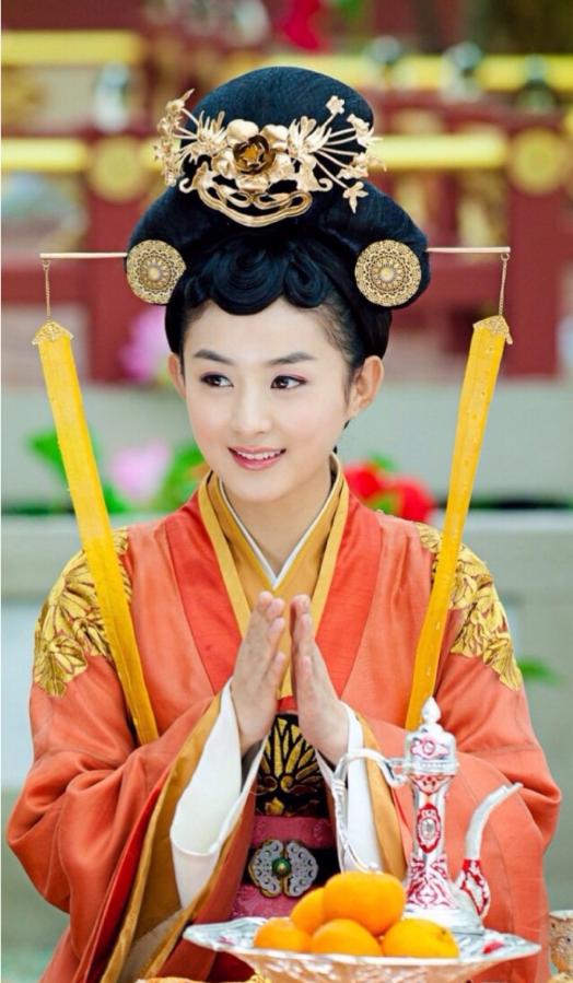 何炅和赵丽颖到底是什么关系,何炅和赵丽颖关系大揭秘