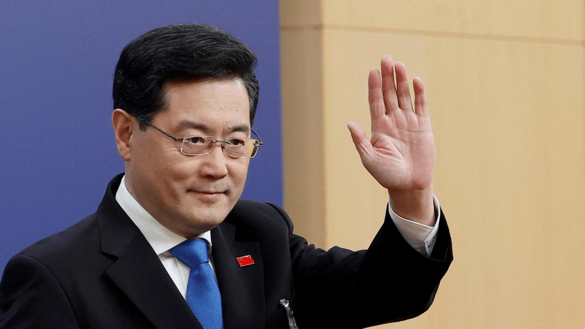 中美再度接触，秦刚只谈了30分钟就登上专机访欧，释放什么信号？