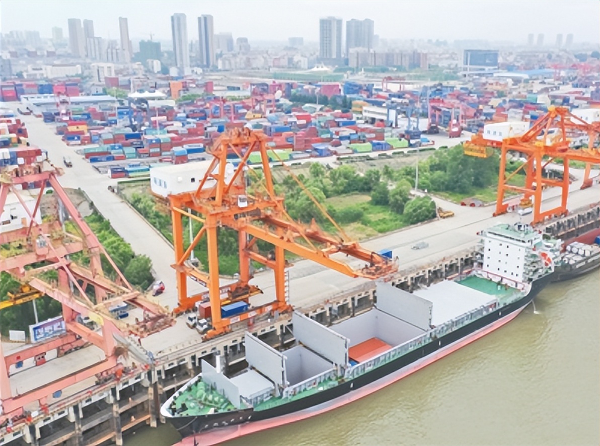 「全面开展“三标”活动」武汉：水陆空联动产业群勃兴