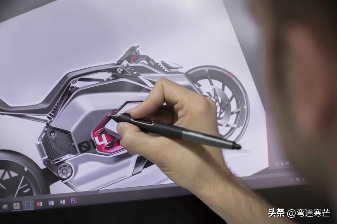 宝马电动摩托ce04哪里能买到,宝马最便宜的一款摩托超跑