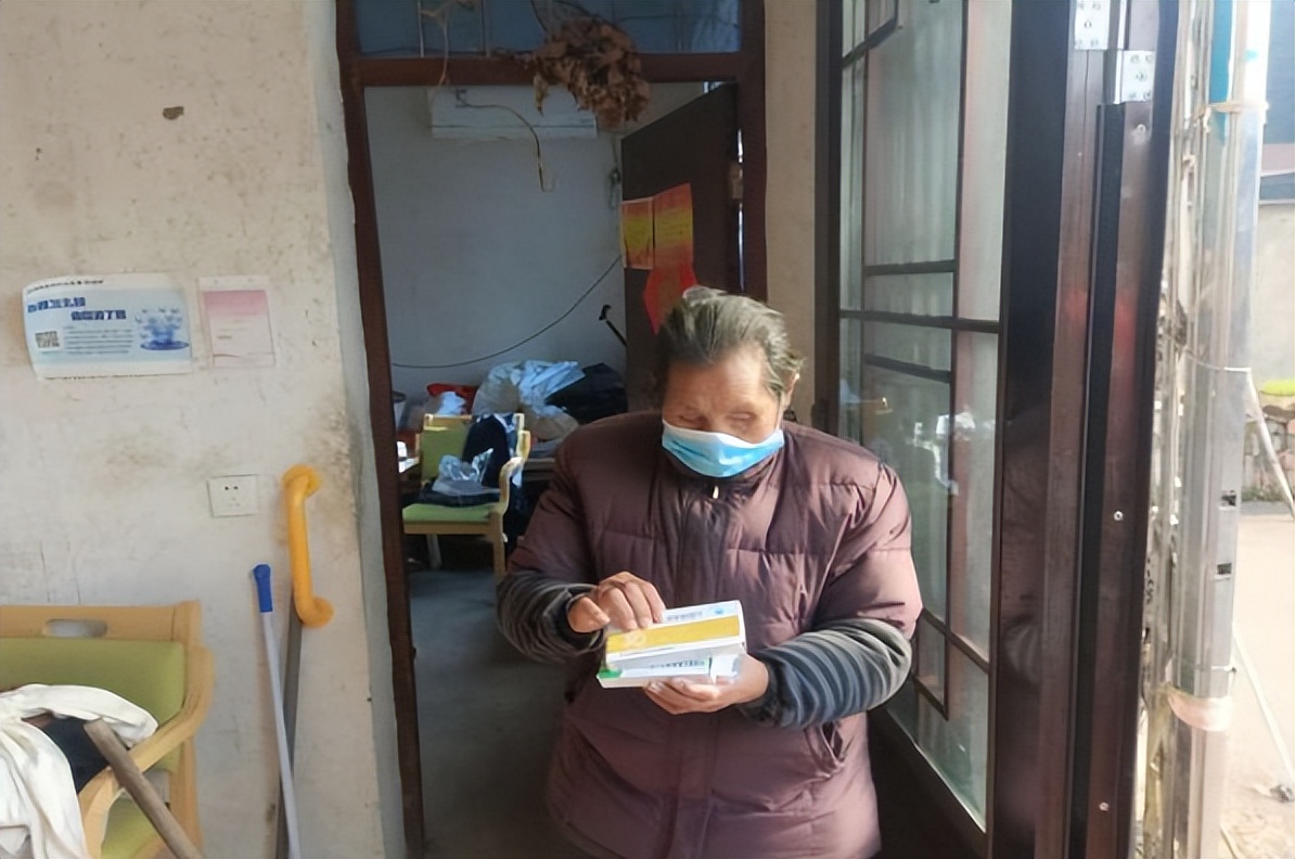 暖心社区网格员,社区网格员平凡坚守疫路守护