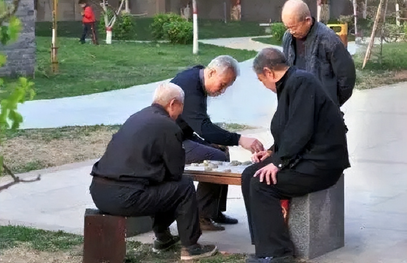 80岁老人肝癌晚期不吃不喝,80多岁老人得肝癌不做手术活多久