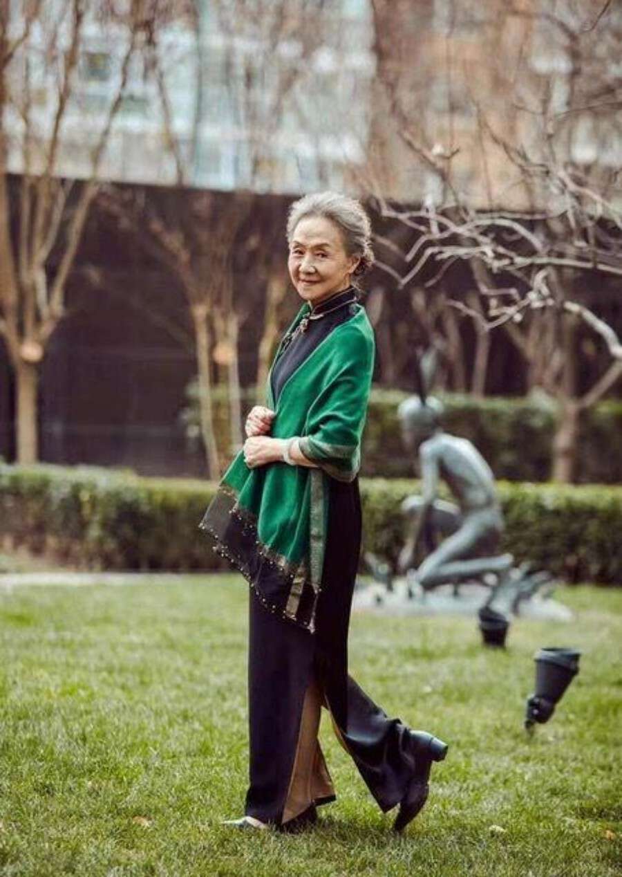 等你老了：请务必远离这5种“老年鞋”，妈妈们还总爱买