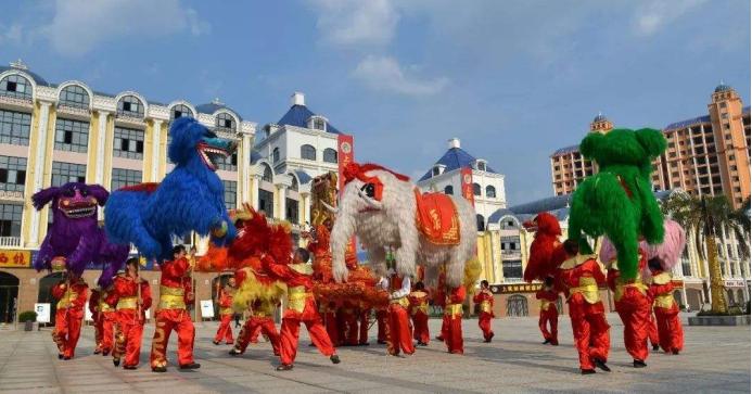 九狮拜象,是赣南客家人年俗,没出过宰相和皇帝的姓氏不能举办