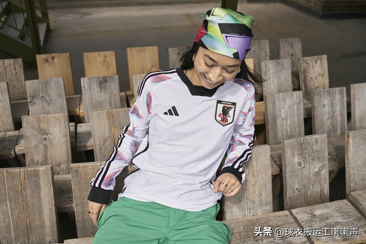 阿迪达斯世界杯球衣,阿迪达斯2022世界杯球衣德国