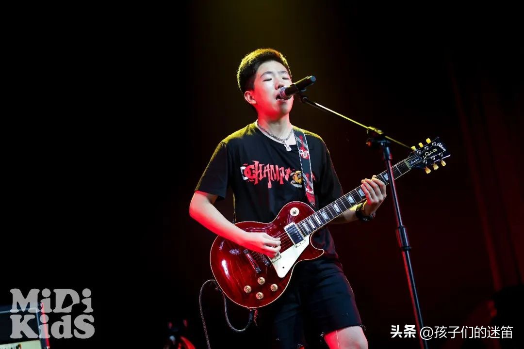 “嗨，我们是14G，来自西安的小伙计”