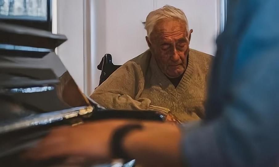 104岁科学家古道尔:无病无疾家庭和谐,却一心安乐死,到底为何