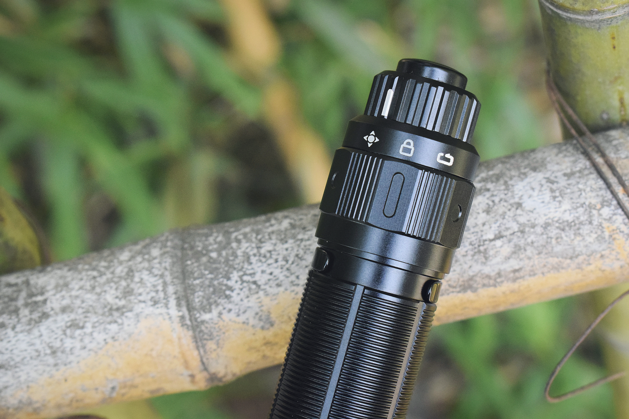 稳定高效,强光压制!Fenix菲尼克斯TK22TAC双模式战术手电体验