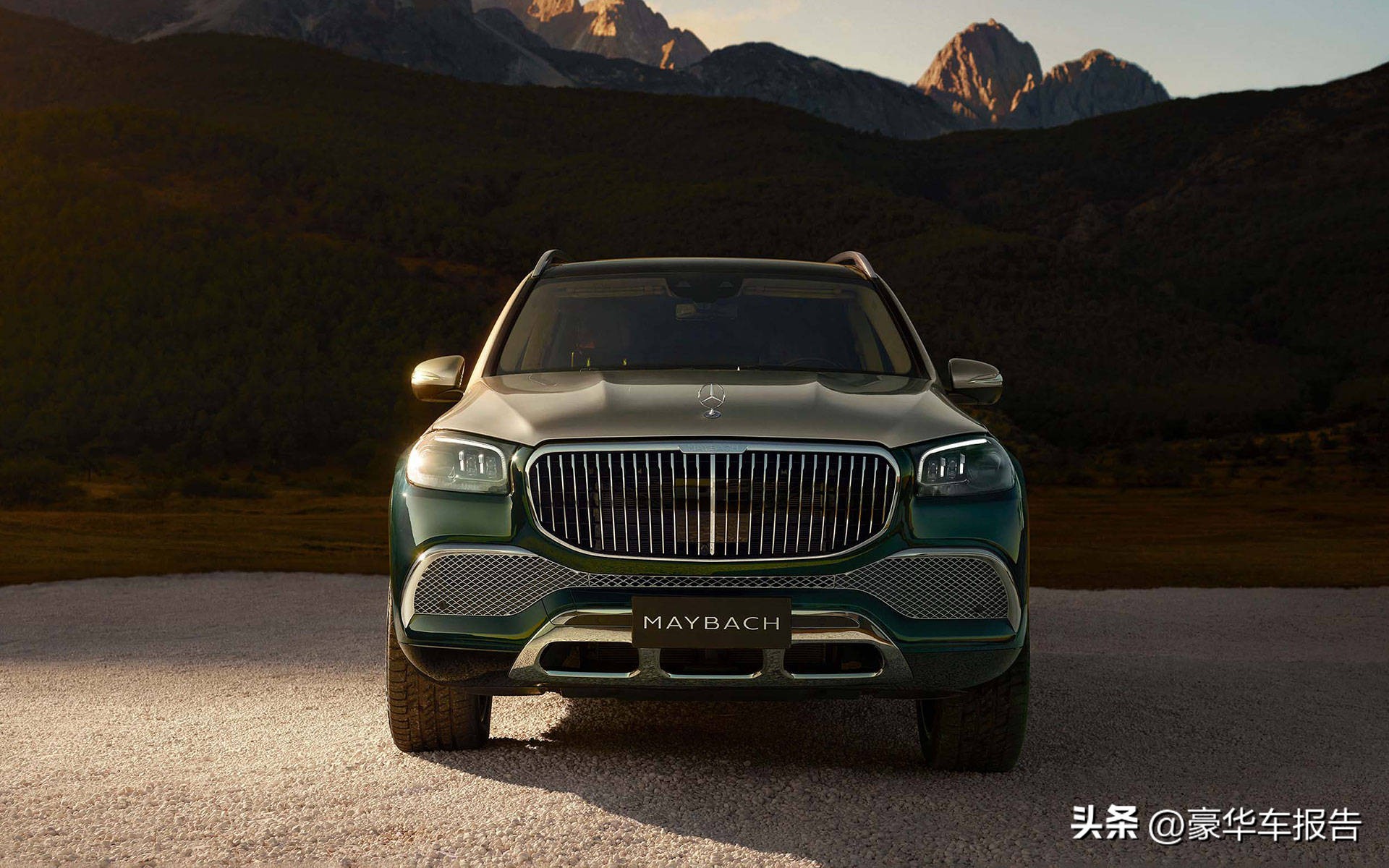 奔驰gls600迈巴赫2022款4座版,奔驰gls400跟迈巴赫的gls600不同