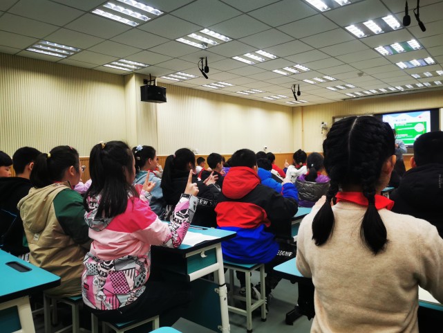 气球实操课,气球律动操幼儿小班