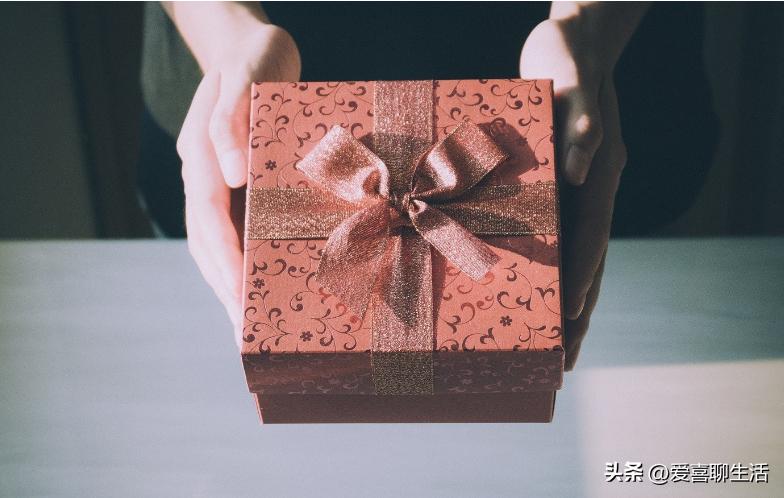 “送礼3不送，送了人财空”，是啥意思？马上三八女神节，别犯忌
