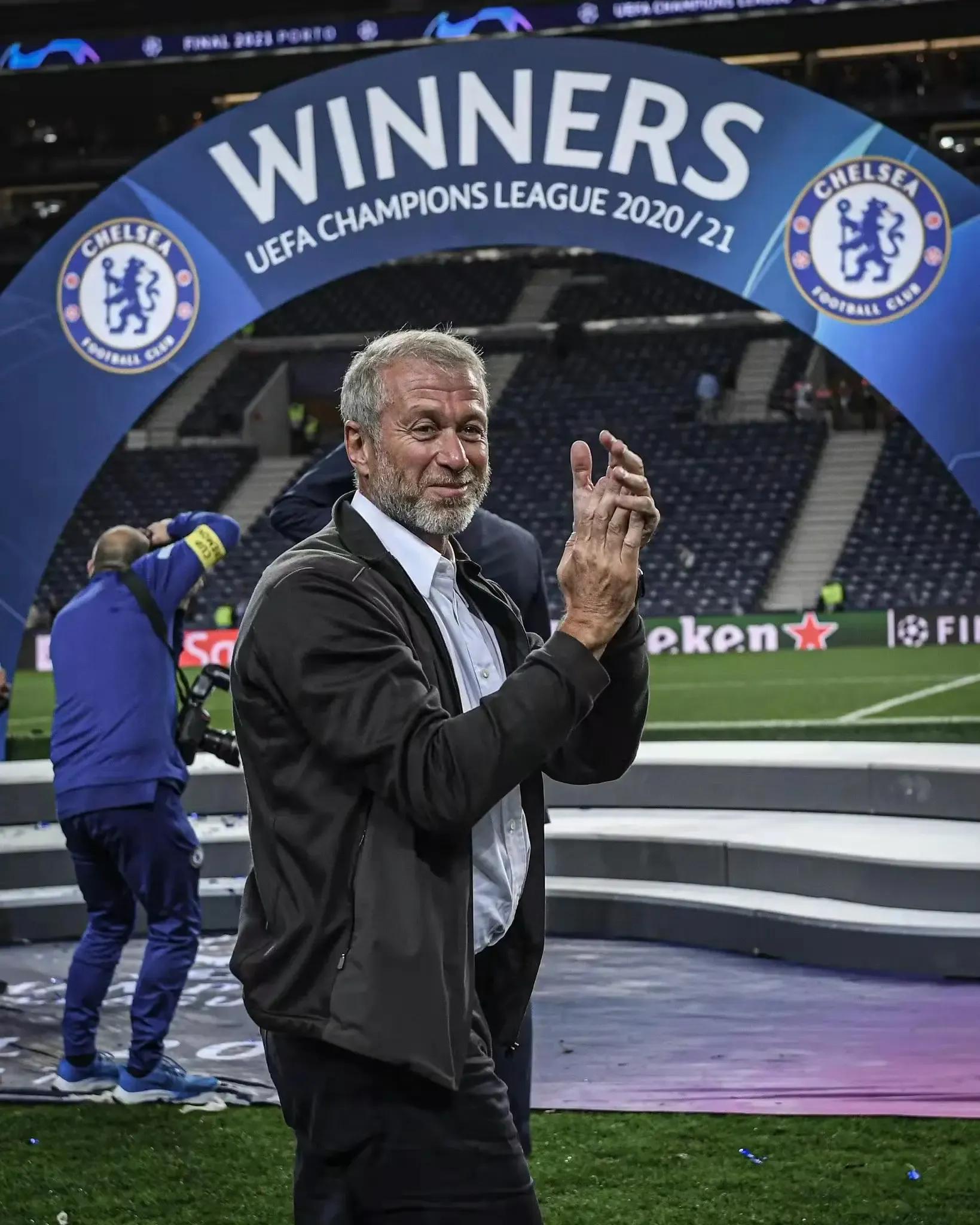 足球不仅是一项运动还是一种信仰,足球不仅是一项运动更是一种信仰