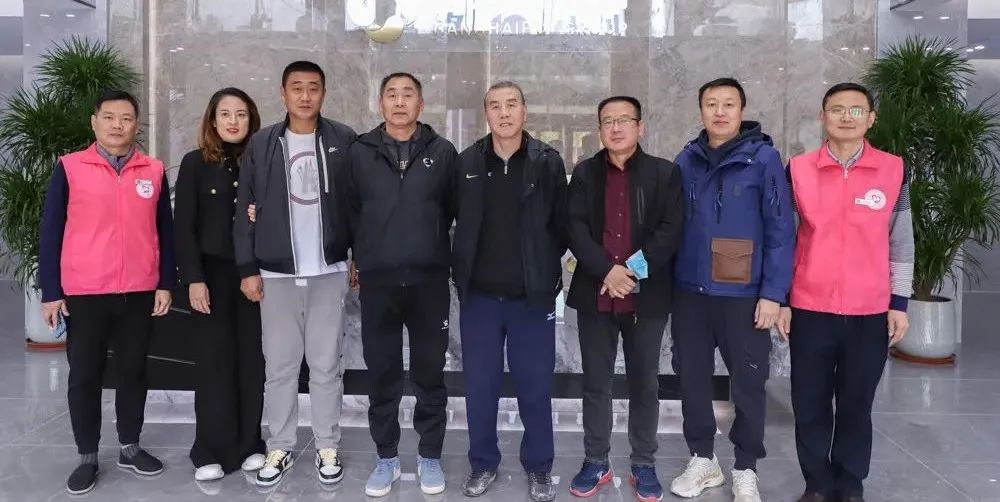 邹新光、隗峰等山东足球名宿莅临我会座谈交流