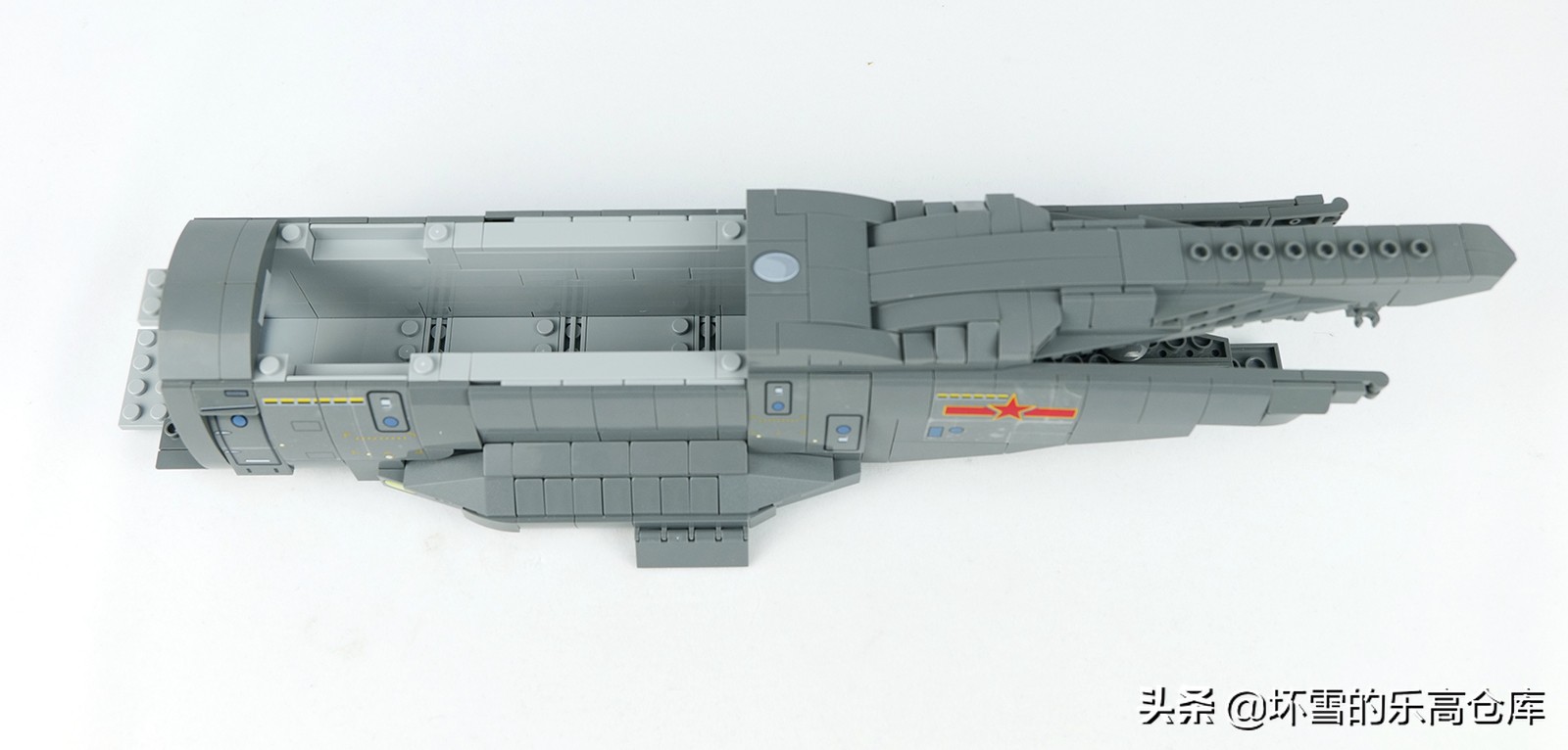 森宝积木6800a拼装视频,胖妞100个积木拼一个超大的机器人