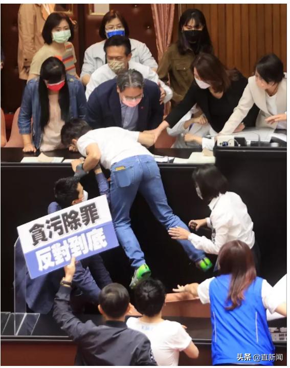 *进党民**为什么着急将“机要费”除罪丨台湾一周