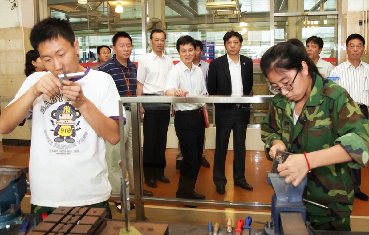 高职学校学什么专业吃香,现在高职学什么专业吃香