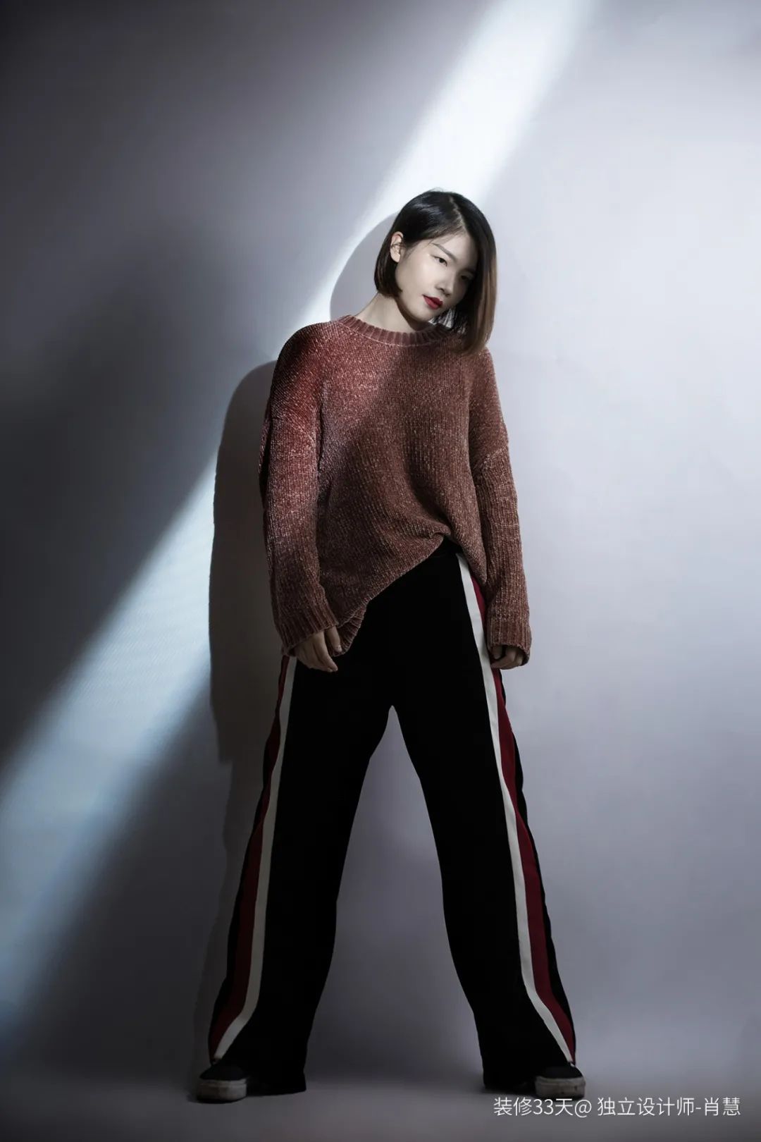 我盯着几个门洞看了好久