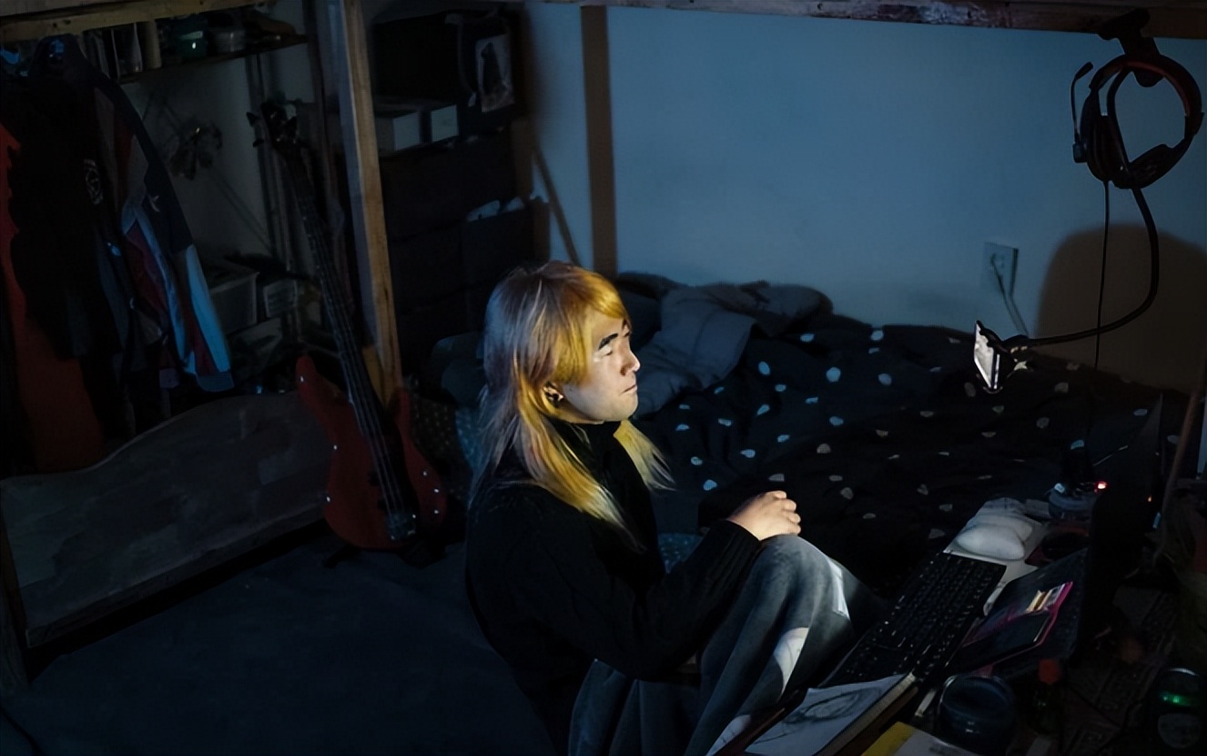 韩国年轻人的“考公”秘籍：睡四个小时就能上岸