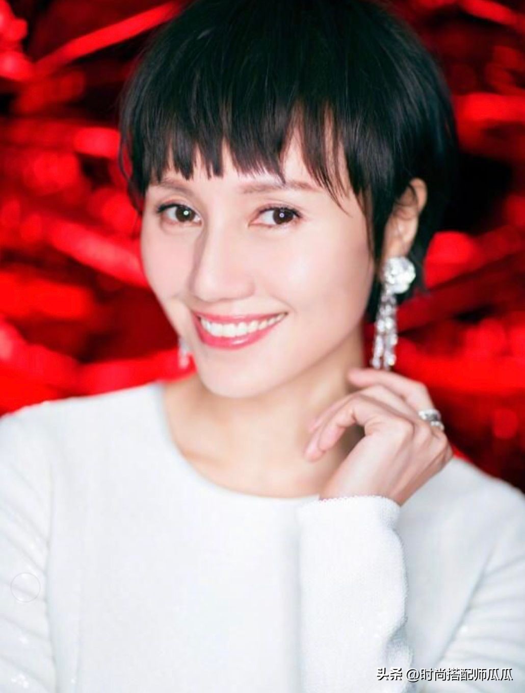 高颧骨的女人为何越来越多,高颧骨长脸女生化妆为什么显老