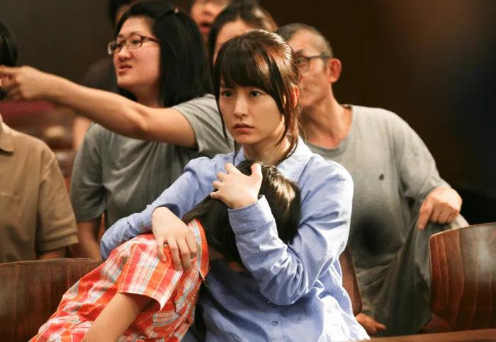 除了《斯巴达克斯》这部黄暴剧，还有这四部同样大尺度黄暴电影