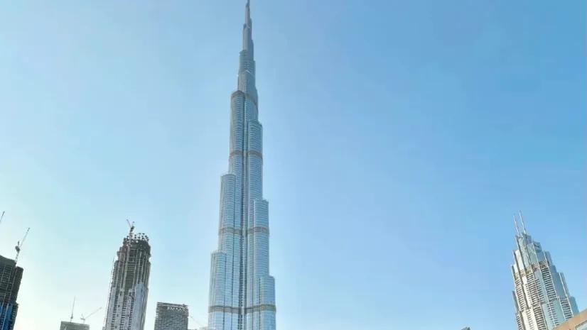 世界最高建筑哈利法塔建造过程,沙漠中的奇迹建筑