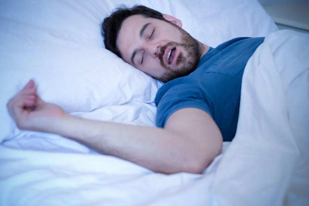 睡醒嘴巴特别干缺水怎么办,晚上睡觉老是嘴干口渴是什么原因