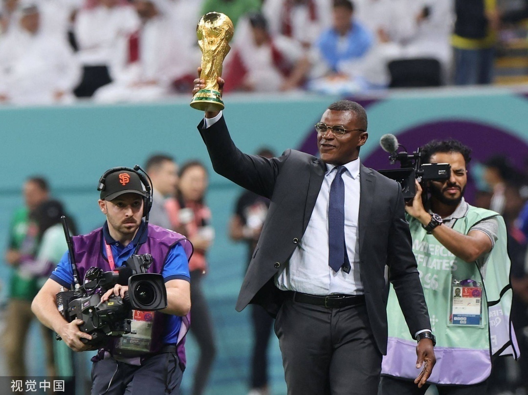 梅西的大力神杯还需要还回去吗,梅西捧回去的大力神杯是复制品吗