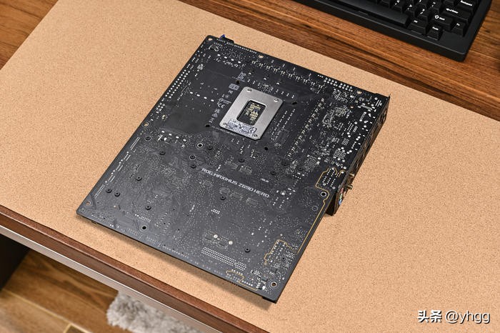 低调实用中塔——ROGZ690HERO+影驰4070Ti+银欣FARAB2装机展示