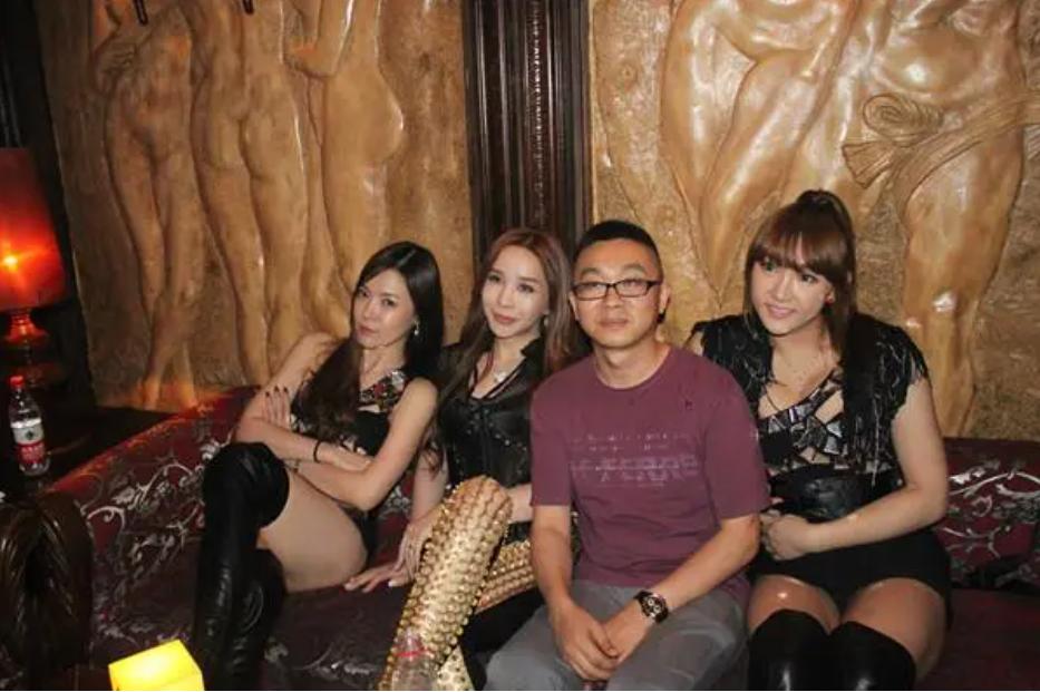 最美变性人河莉秀:因不能生育被丈夫抛弃,45岁认爱企业家新男友